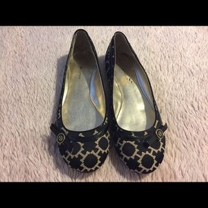 Tommy Hilfiger flats